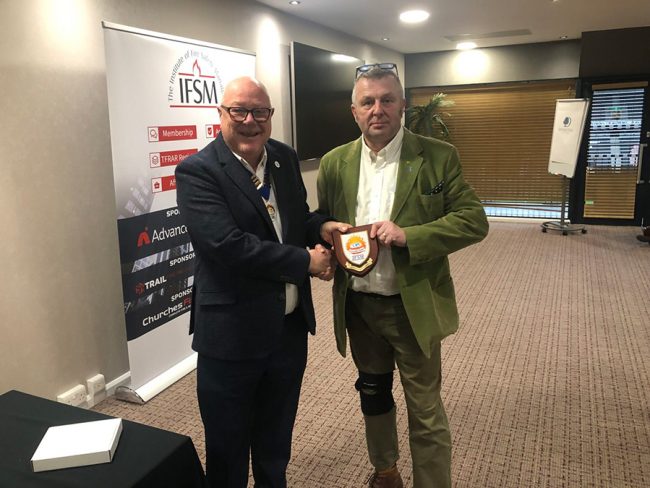 steve-dilloway-veritas-fire-support-ifsm Steve Dilloway presented with IFSM plaque by chairman Bob Doherty